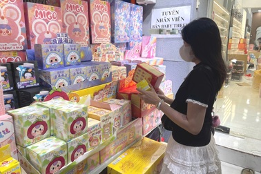 Tiểu thương đồng loạt xả lỗ, kêu gọi tẩy chay đồ chơi Baby Three