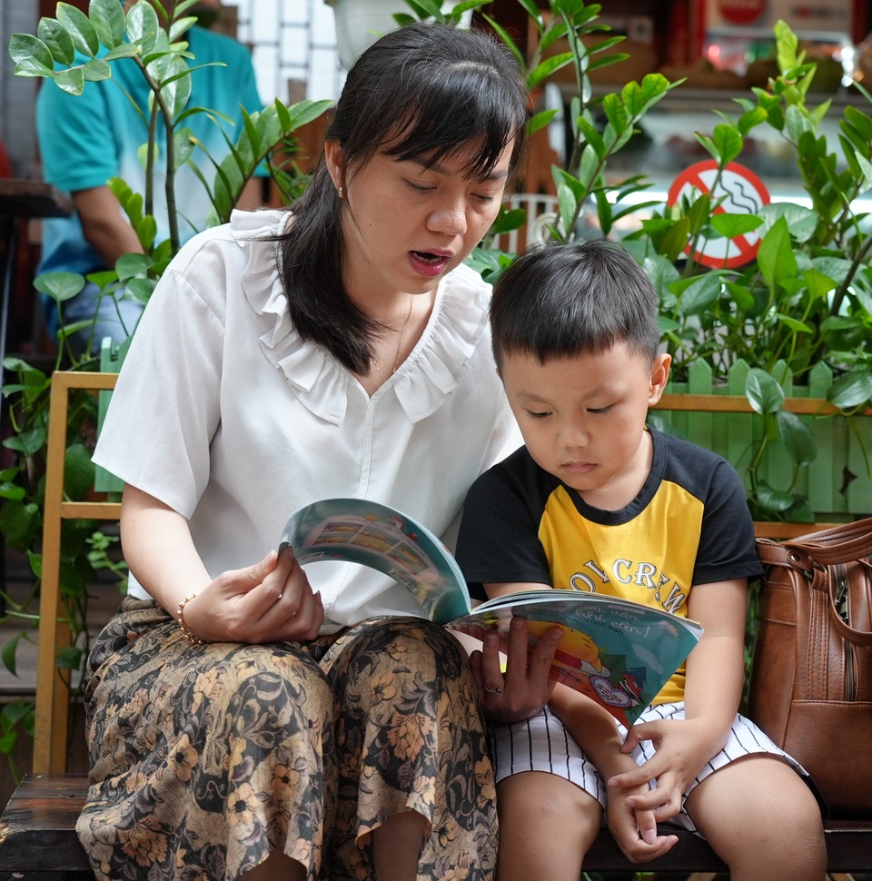 Những đứa trẻ thời công nghệ và thói quen đọc sách: Cha mẹ nên làm gương - 3 Những đứa trẻ thời công nghệ và thói quen đọc sách: Cha mẹ nên làm gương - 3