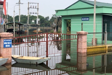 Sạt lở, vỡ đê Bối, hơn 100 hộ dân ngập trong nước