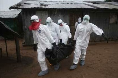 Tây Phi rúng động vì hàng chục bệnh nhân Ebola biến mất