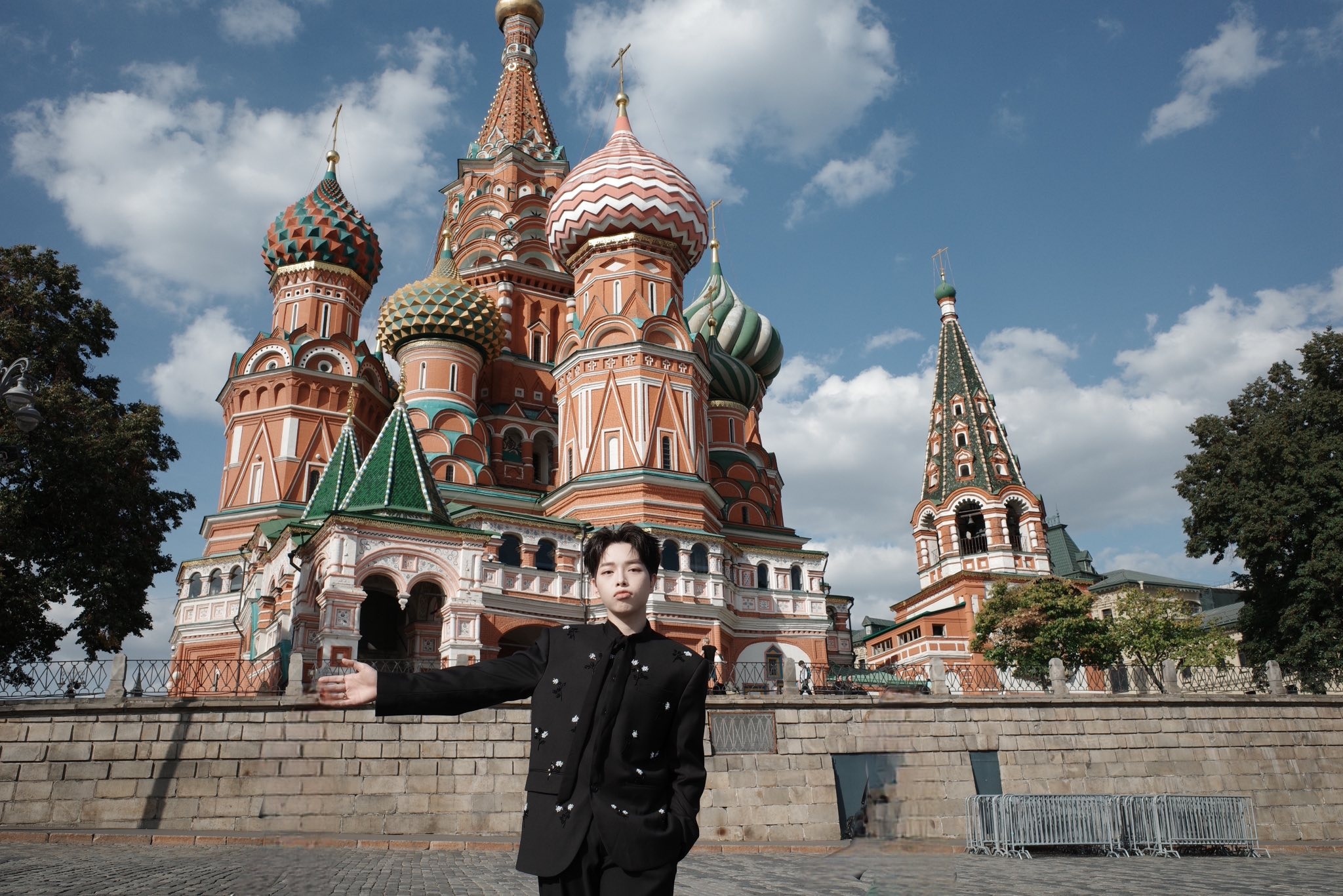 Đức Phúc giành quán quân quốc tế: Đi thi lặng lẽ, mang nón lá làm quà - 8