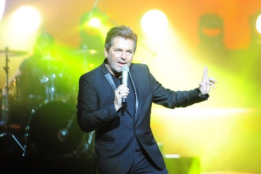 Đêm nhạc Modern Talking: Khán phòng bùng cháy, khán giả bỏ quên ghế ngồi