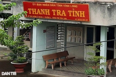 Thanh tra viên bị thôi việc do thế chấp thẻ Đảng, thẻ ngành để... vay tiền