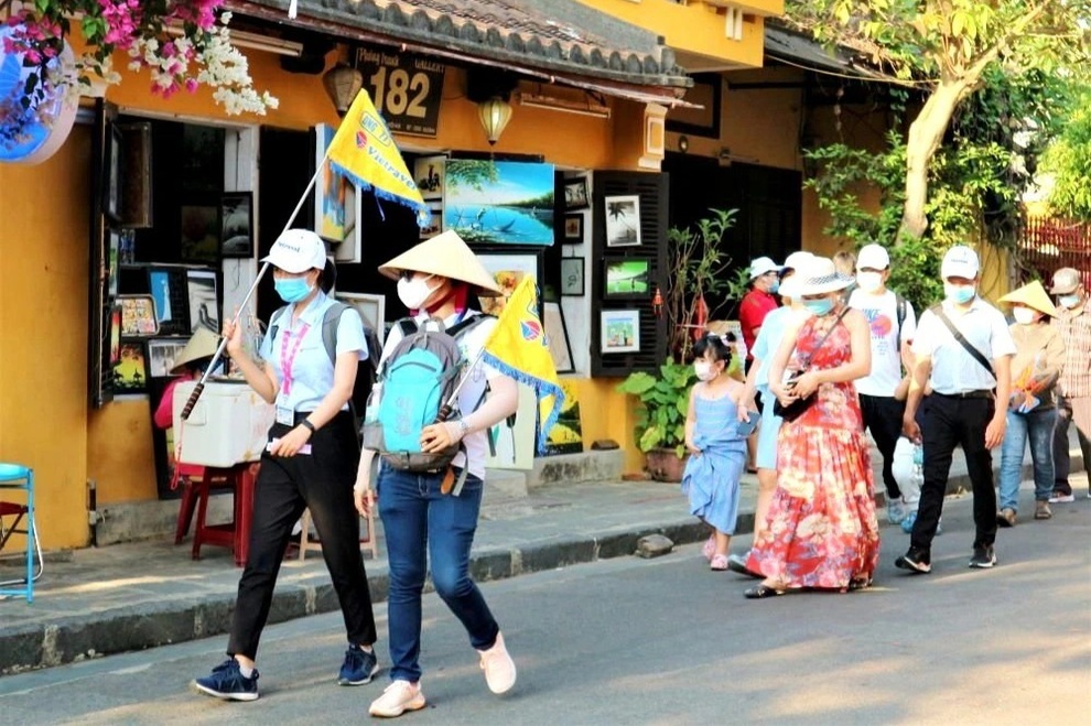 Quảng Nam: 88 hướng dẫn viên du lịch được nhận hỗ trợ trên 326 triệu đồng - 1 Quảng Nam: 88 hướng dẫn viên du lịch được nhận hỗ trợ trên 326 triệu đồng - 1