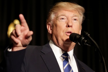 Ông Trump nói bị ép phải gấp rút ký sắc lệnh di trú