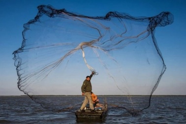Trung Quốc trao thưởng cho ngư dân giao nộp thiết bị "lạ"