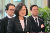 Lãnh đạo Đài Loan quá cảnh ở Mỹ, báo Trung Quốc dọa trả đũa