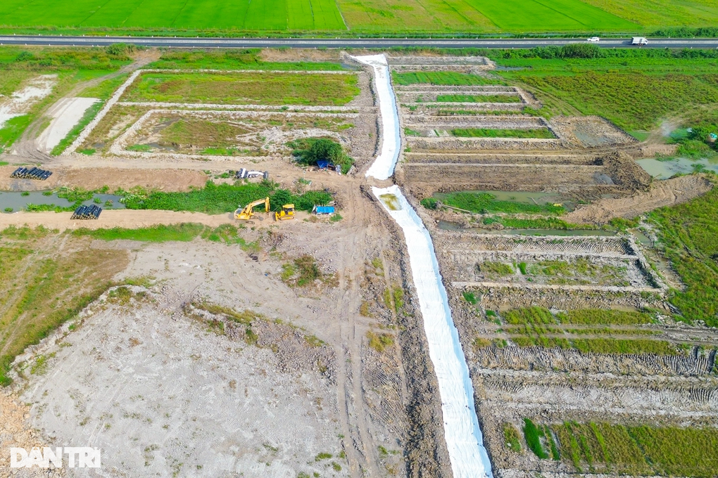 Dự án cao tốc ở Cần Thơ bừng tỉnh khi có những khối cát đầu tiên - 3 Dự án cao tốc ở Cần Thơ bừng tỉnh khi có những khối cát đầu tiên - 3