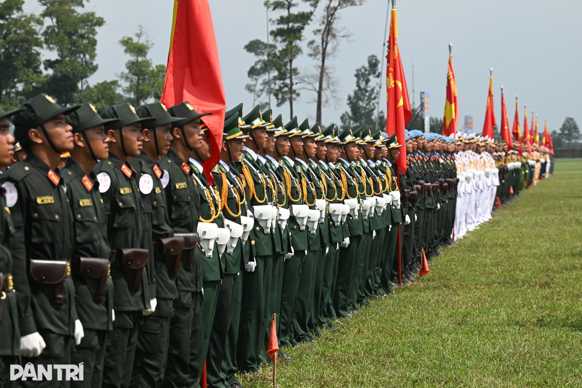 Những gam màu hoà bình sải bước đầy kiêu hãnh chuẩn bị cho đại lễ A80 - 2 Những gam màu hoà bình sải bước đầy kiêu hãnh chuẩn bị cho đại lễ A80 - 2