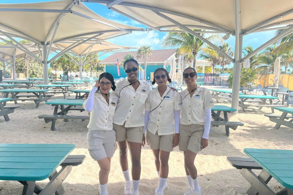 Cô gái làm việc ở du thuyền quốc tế lương nghìn USD, du lịch khắp thế giới - 3