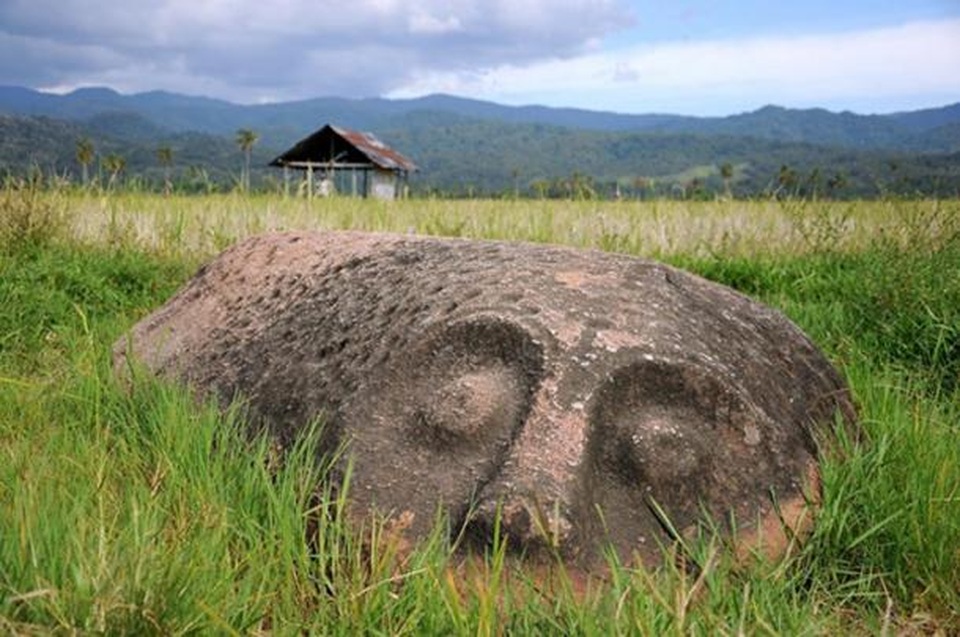 Bí ẩn hàng trăm khối cự thạch ở Indonesia - 2 Bí ẩn hàng trăm khối cự thạch ở Indonesia - 2