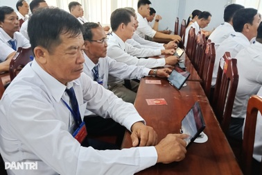 Xã ở Cà Mau tổ chức đại hội Đảng “không giấy”, thư ký ghi biên bản bằng AI