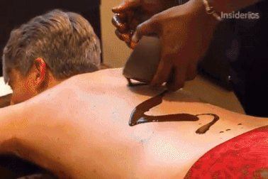 Thư giãn kiểu lạ: Massage toàn thân bằng socola
