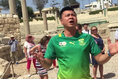 NSND Tự Long hát "Đường chúng ta đi" ở Ai Cập