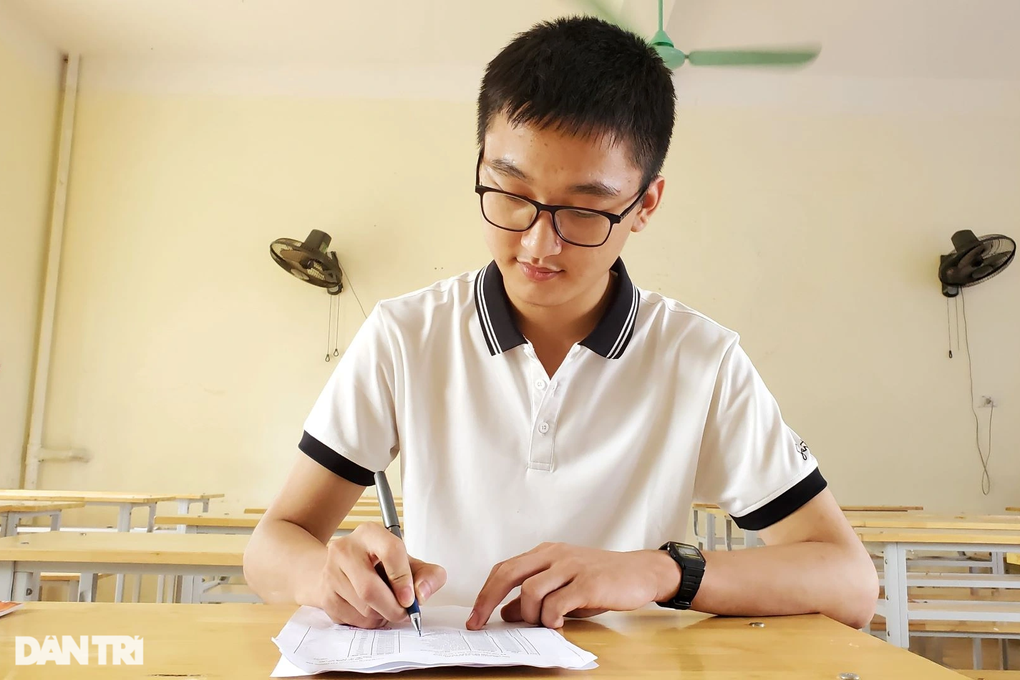 Á khoa khối B00 là đảng viên khi còn là học sinh, muốn trở thành bác sĩ - 3 Á khoa khối B00 là đảng viên khi còn là học sinh, muốn trở thành bác sĩ - 3