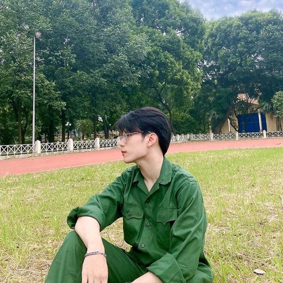 Những hot boy mặc đồ quân sự với gương mặt điển trai gây chú ý - 1 Những hot boy mặc đồ quân sự với gương mặt điển trai gây chú ý - 1
