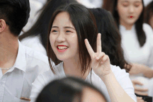 Những nữ sinh xinh đẹp tỏa sáng trong lễ bế giảng THPT Phan Đình Phùng