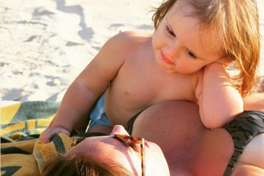 Cháu tỷ phú F1 càng lớn càng dễ thương