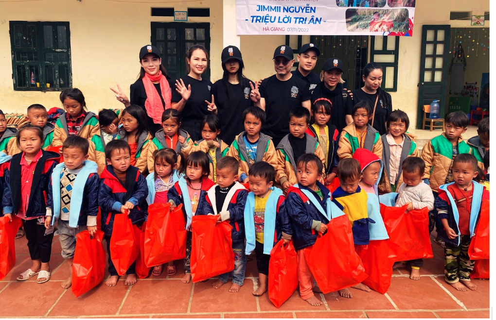 Tuấn Hưng từ chối khi Jimmii Nguyễn tặng vé đêm nhạc - 4 Tuấn Hưng từ chối khi Jimmii Nguyễn tặng vé đêm nhạc - 4
