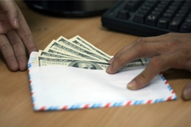 Hơn 5% doanh nghiệp thừa nhận từng thực hiện hành vi "lót tay"