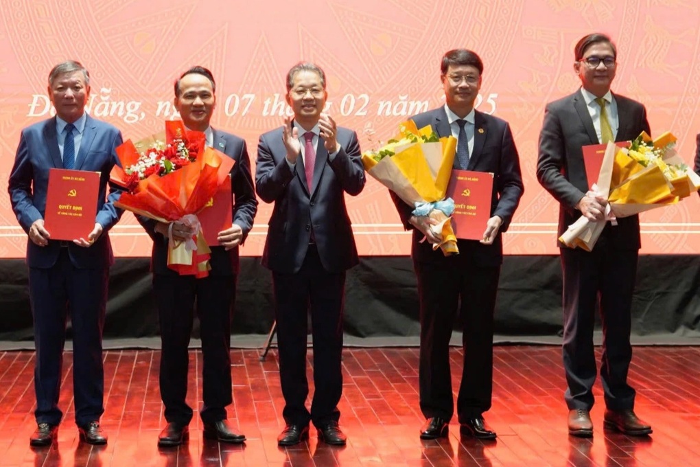 Chủ tịch thành phố Đà Nẵng nhận thêm nhiệm vụ mới - 2 Chủ tịch thành phố Đà Nẵng nhận thêm nhiệm vụ mới - 2