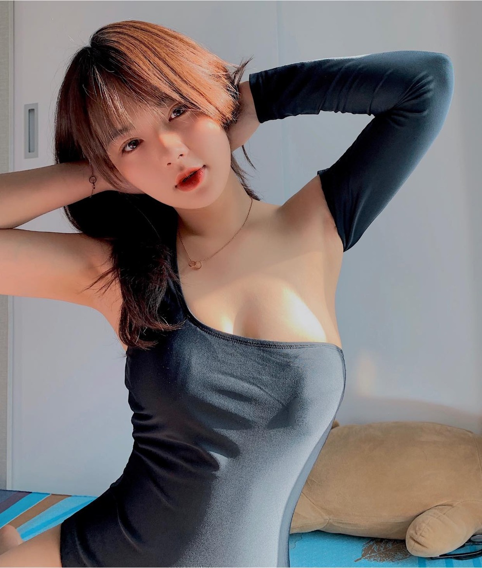Cặp chị em song sinh Hằng - Nga nổi tiếng ở Đại học Thương mại - 5 Cặp chị em song sinh Hằng - Nga nổi tiếng ở Đại học Thương mại - 5