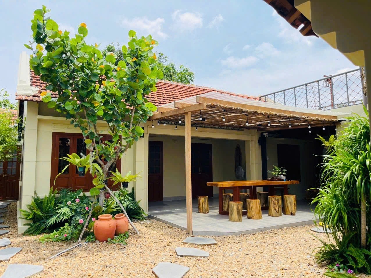 Vợ chồng ở Hà Nội chi 700 triệu cải tạo nhà, đưa khối nghỉ hè về quê - 1 Vợ chồng ở Hà Nội chi 700 triệu cải tạo nhà, đưa khối nghỉ hè về quê - 1