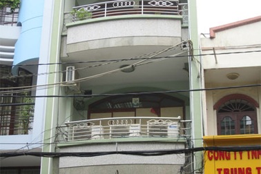 Trượt chân tử vong khi đang sửa máy lạnh