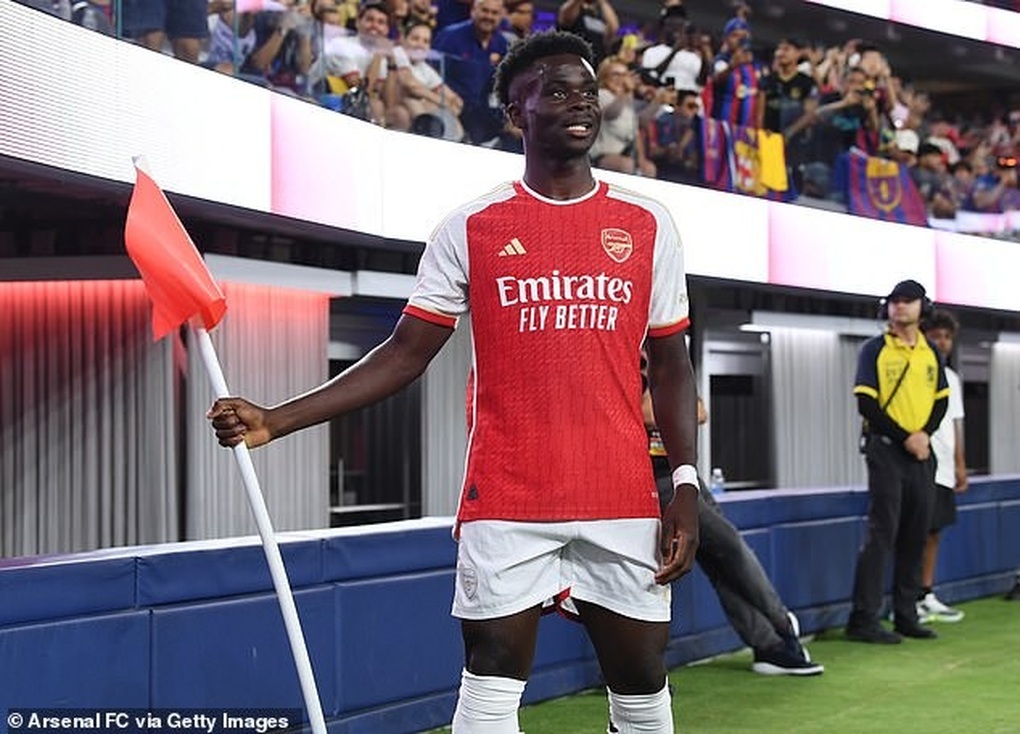 Arsenal ngược dòng hạ Barcelona trong trận cầu có 8 bàn thắng - 2 Arsenal ngược dòng hạ Barcelona trong trận cầu có 8 bàn thắng - 2