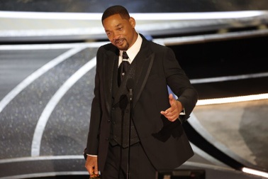 Viện Hàn lâm nói gì về cái tát của Will Smith dành cho Chris Rock?