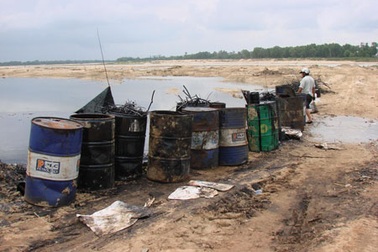 Tràn dầu FO, sông Trà Khúc bị đe dọa