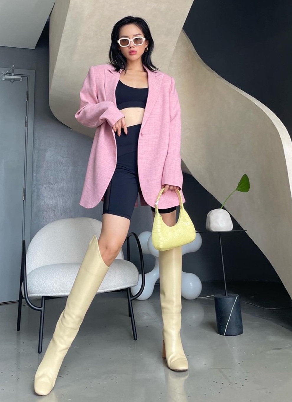 Loạt sao Việt chăm chỉ tập thể thao giữ dáng khi giãn cách xã hội - 5 Loạt sao Việt chăm chỉ tập thể thao giữ dáng khi giãn cách xã hội - 5