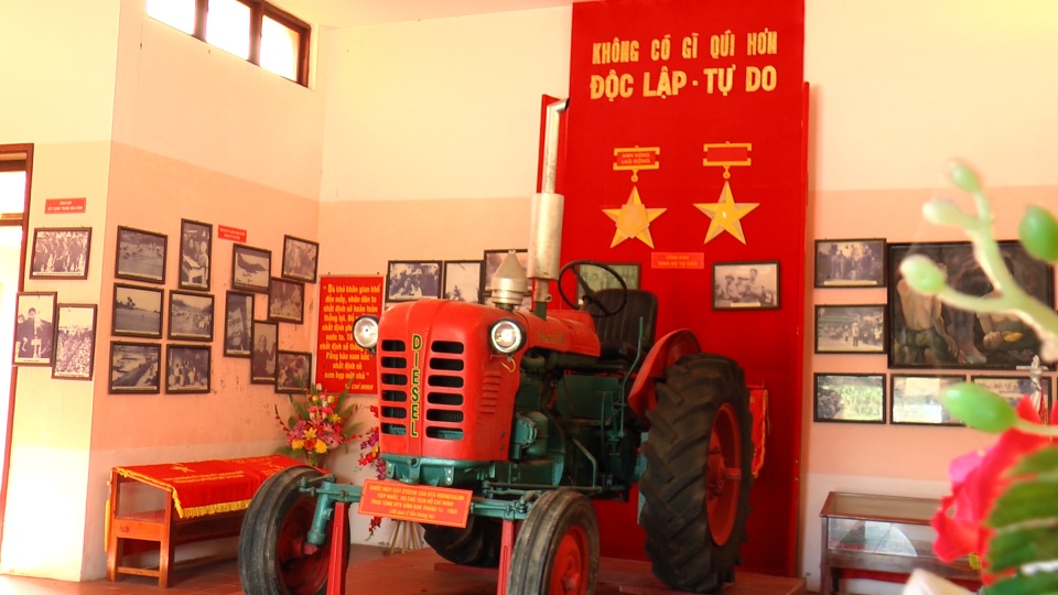Chiếc máy cày Bác Hồ tặng nhân dân vùng “tuyến lửa” Vĩnh Linh - 3 Chiếc máy cày Bác Hồ tặng nhân dân vùng “tuyến lửa” Vĩnh Linh - 3