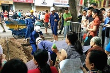 Dân kịch liệt phản đối, quận Ba Đình quyết xây cống mới sau chỉ đạo của Phó chủ tịch TP Hà Nội