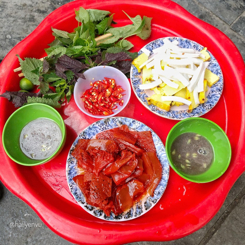 Độc lạ món sứa hạ hỏa, được ví là sashimi phiên bản Việt - 2 Độc lạ món sứa hạ hỏa, được ví là sashimi phiên bản Việt - 2