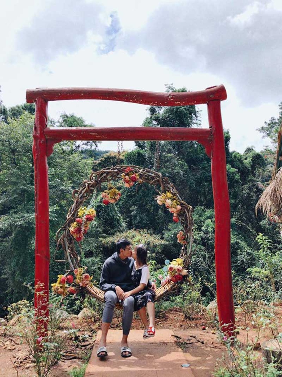 Chuyện tình cô gái 1m45 “cưa đổ” chàng cầu thủ bóng rổ... 1m87 - 3 Chuyện tình cô gái 1m45 “cưa đổ” chàng cầu thủ bóng rổ... 1m87 - 3