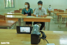 Thí sinh được ngồi phòng thi riêng, đọc bài để cán bộ coi thi chép hộ