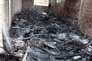 Cháy tiệm cầm đồ thiêu rụi 60 xe máy