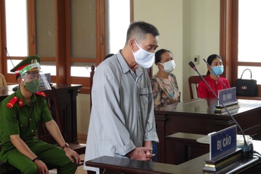 Người đàn ông đâm chết hàng xóm vì ghen tuông