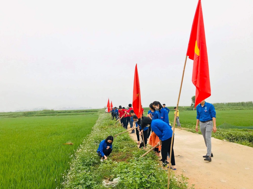 Tuổi trẻ Nghệ An đồng diễn ấn tượng màn “đánh giặc corona” - 5 Tuổi trẻ Nghệ An đồng diễn ấn tượng màn “đánh giặc corona” - 5