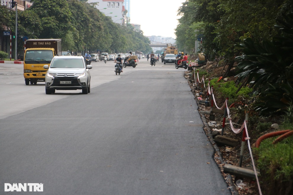 Diện mạo mới đường Liễu Giai - Văn Cao sau khi được mở rộng thêm 4 làn xe - 8 Diện mạo mới đường Liễu Giai - Văn Cao sau khi được mở rộng thêm 4 làn xe - 8