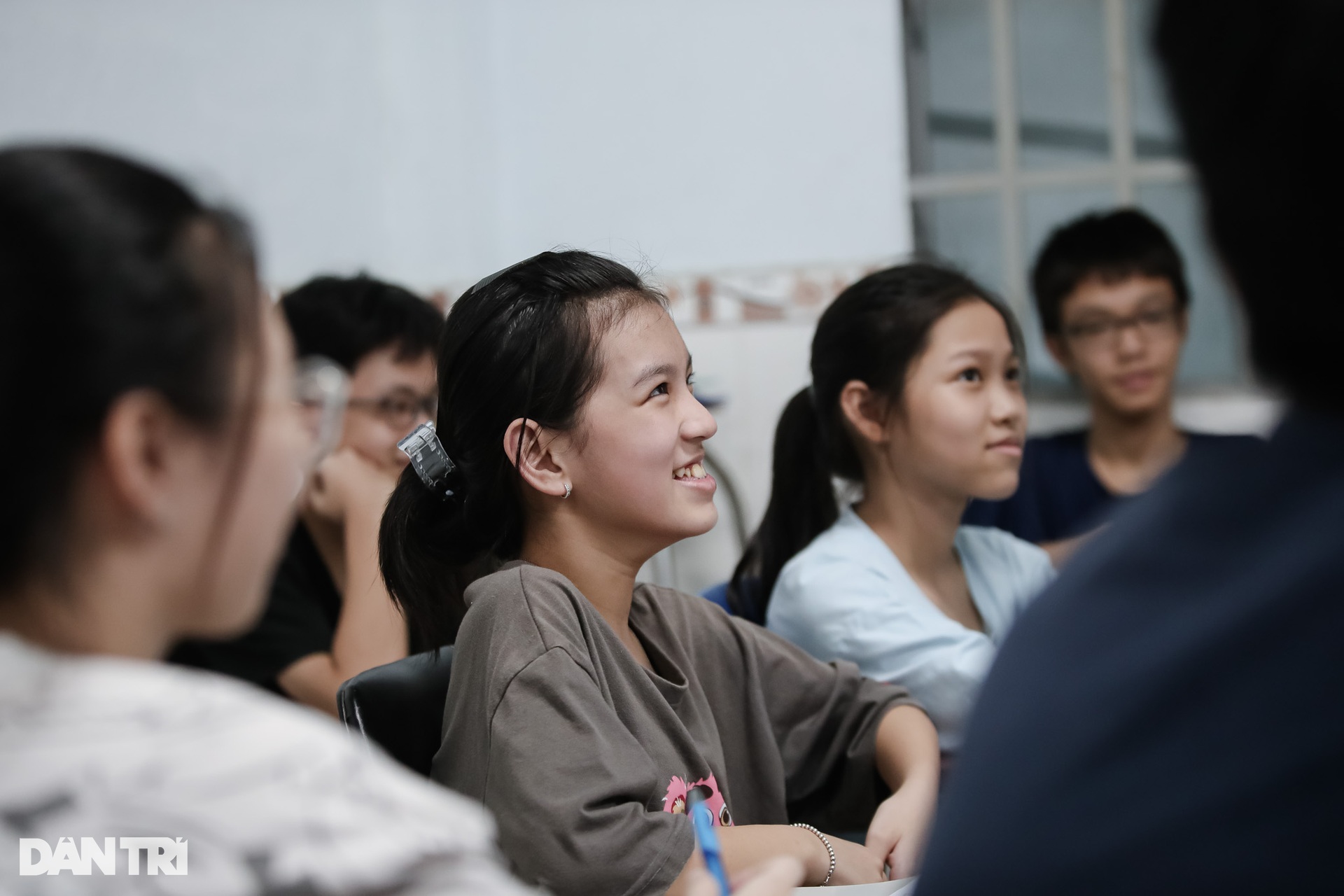 Thầy giáo công nhân bán gà, vịt mua sách vở cho học sinh nghèo - 9 Thầy giáo công nhân bán gà, vịt mua sách vở cho học sinh nghèo - 9