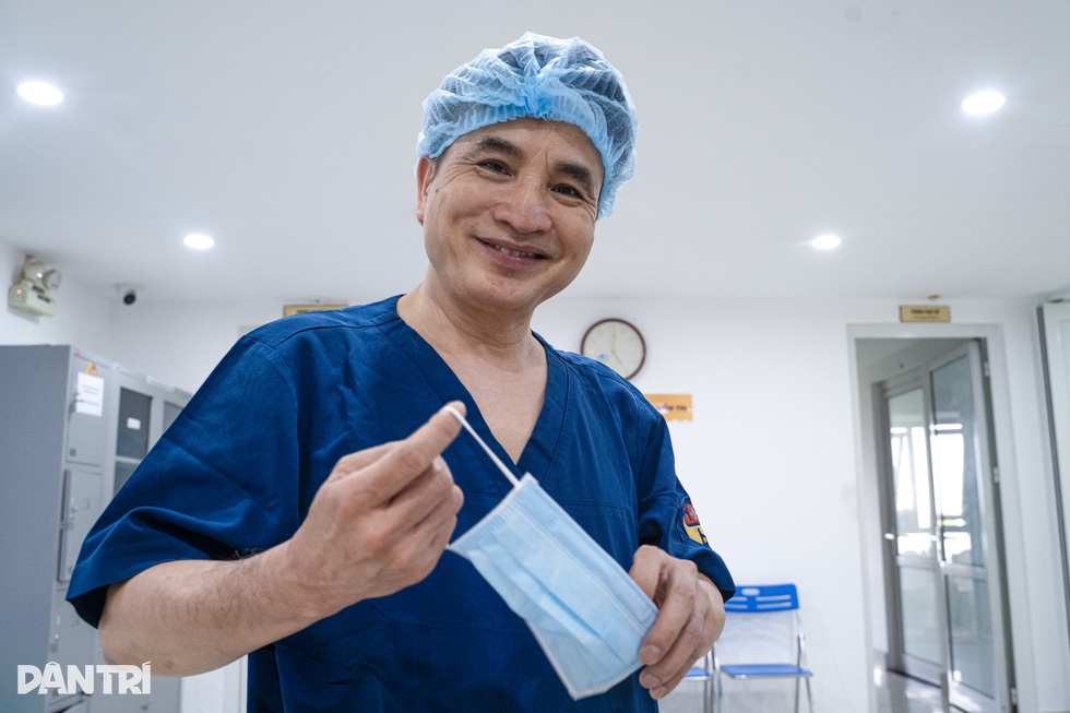 Gặp bác sĩ “bệnh nhân thấy là cười”, xin thôi trưởng khoa để làm lính mổ - 1 Gặp bác sĩ “bệnh nhân thấy là cười”, xin thôi trưởng khoa để làm lính mổ - 1