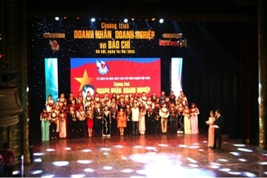 ​Đăng Quang Watch được vinh danh trong Gala “Báo chí với doanh nhân-doanh nghiệp”