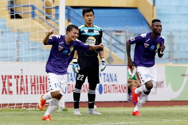 Hà Nội T&T thắng dễ HA Gia Lai tại Hàng Đẫy