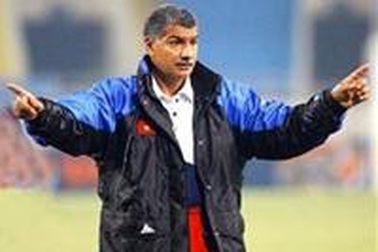 Một lời của HLV Tavares còn đúng với bóng đá VN