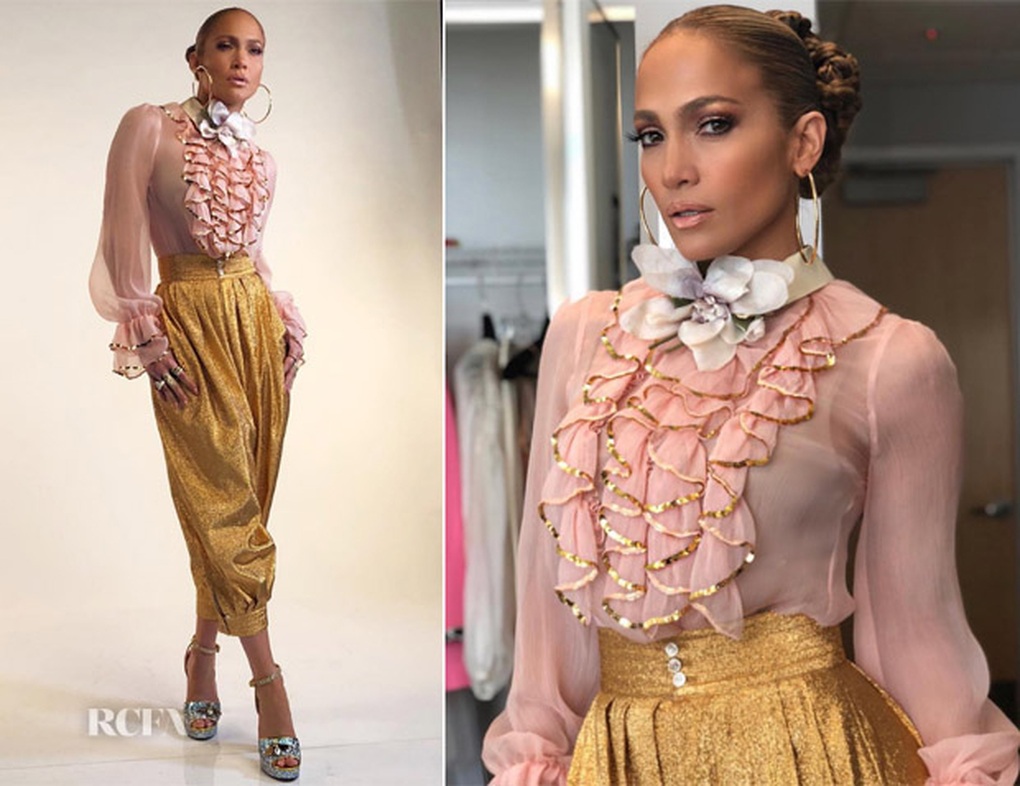 Mặc áo bèo nhún đẹp như Gigi Hadid, Jennifer Lopez - 4 Mặc áo bèo nhún đẹp như Gigi Hadid, Jennifer Lopez - 4