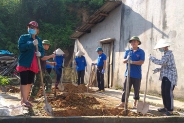 Bạn đọc Dân trí xây dựng 2 "Ngôi nhà Nhân ái" dành tặng hoàn cảnh khó khăn