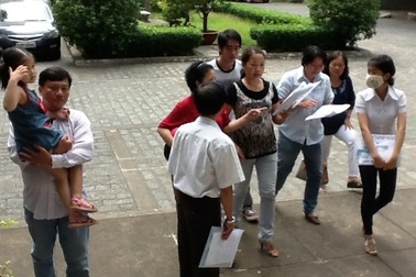 Phụ huynh lại "quây" Trường ĐH Y dược TPHCM