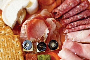 Nhiều mẫu thịt nguội “ngậm” chất bảo quản